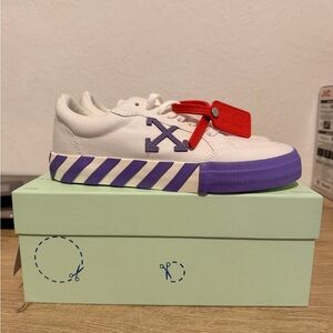 Off-White Low Vulcanized Canvas Sneaker Women Size 41EU